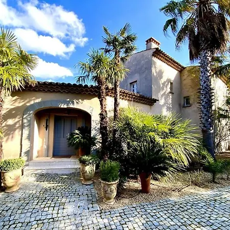 Casa de Férias Charming With Pool Hyères